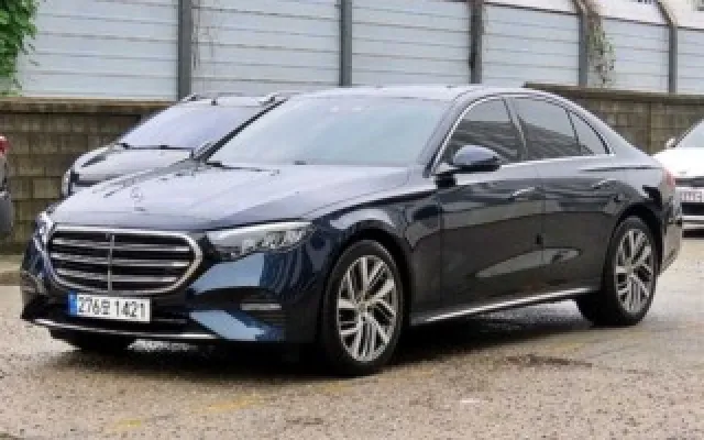 수원중고차취등록세 E-클래스 W214 E220d 4MATIC 매물 사진 10 - 2024/09 51,107km